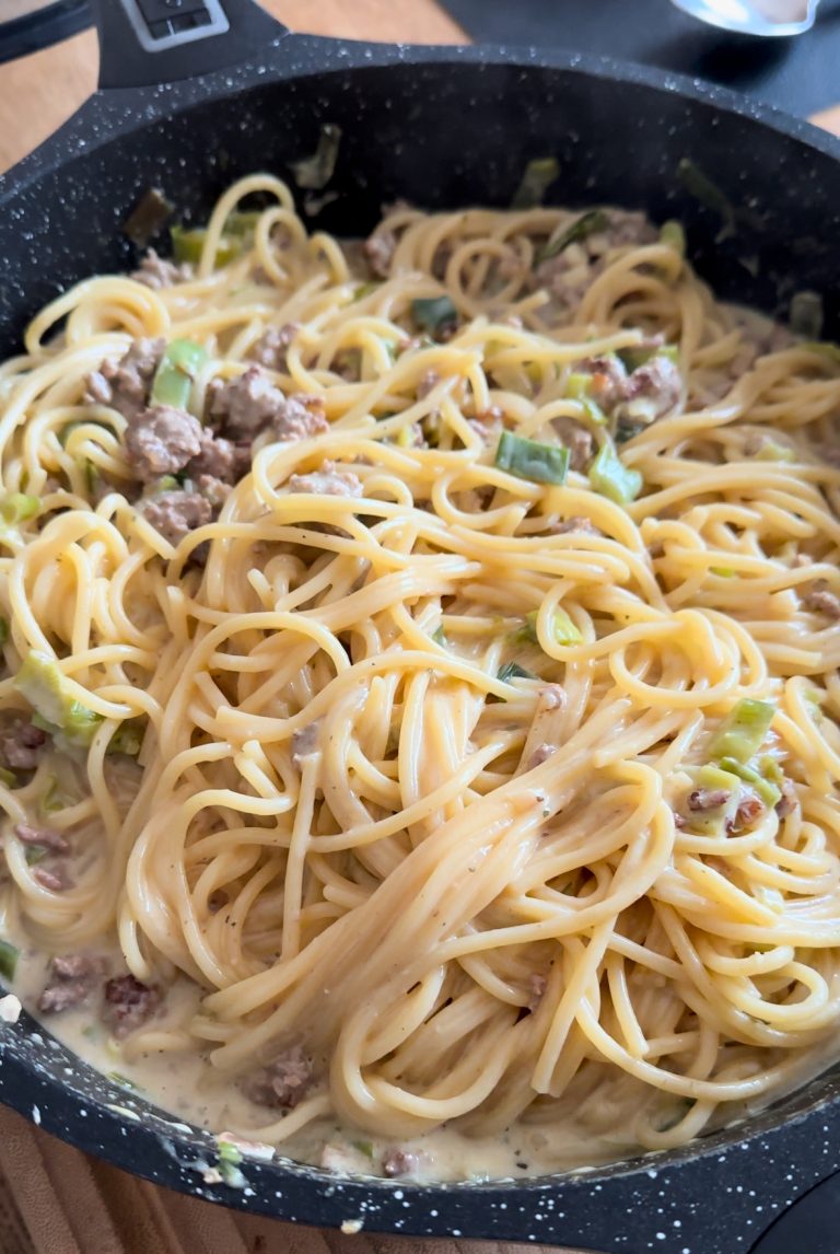 Käse-Lauch-Hack Nudeln