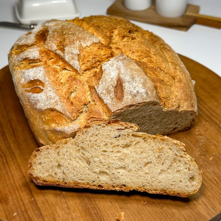 Sonnenblumenkernbrot mit Creme Fraîche