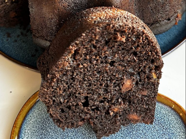 Schokoladenguglhupf mit Hermann-Teig