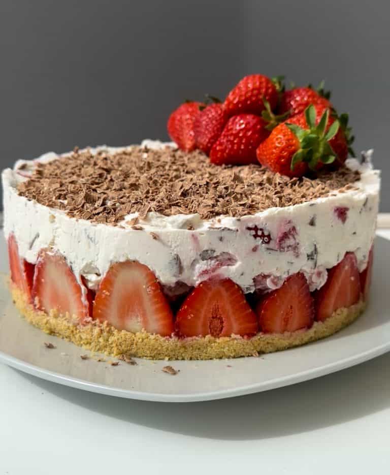 No Bake Stracciatella Erdbeer Torte