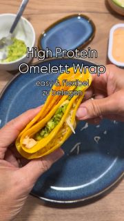 Mein Frühstück heute 🤤
Schnell gemacht und belegt, wie ich es mag (und was gerade da war!)

2 Eier
Paprika Frischkäse 0,2% Fett von Exquisa
1/2 Avocado zerdrückt 
2 kleine Scheiben Hähnchenaufschnitt (Aldi)
Geriebener Mozzarella Light 
Avocado Topping von Just Spice
Heinz Ketchup Zero

Ich betone: was ICH mag!
Womit würdest du es belegen?

#einfacherezepte #easyrecipes #soulfood #eggs #omelette #frühstück #breakfast #foodlover #foodie #foryou