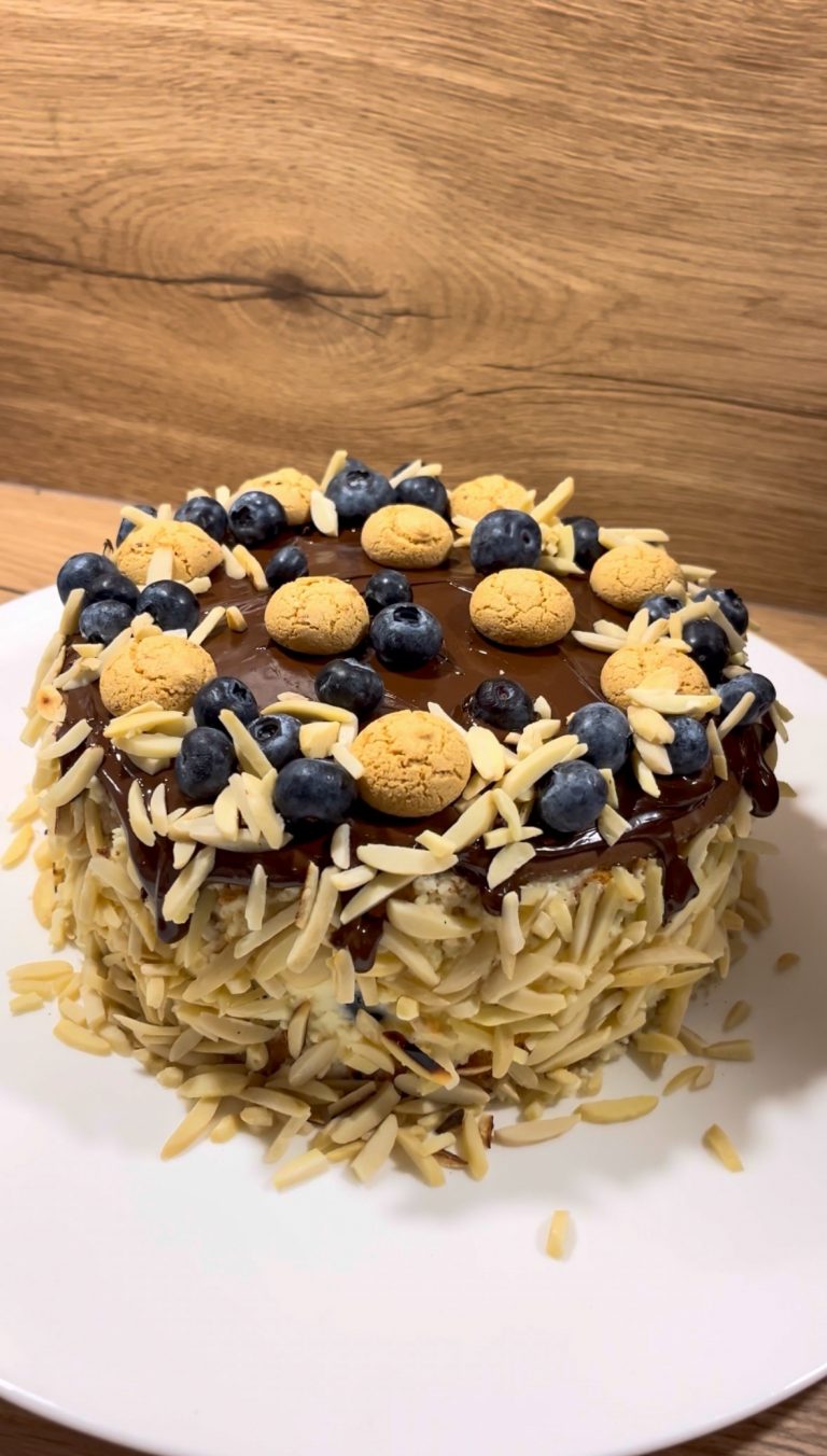 Heidelbeer-Schokomousse-Eierlikörtorte