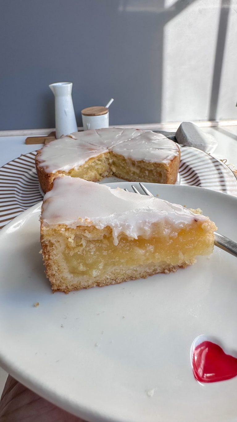 Gedeckter Apfelkuchen